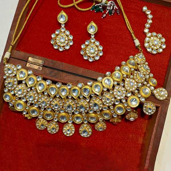 Chandni Necklace with Earrings and Tika