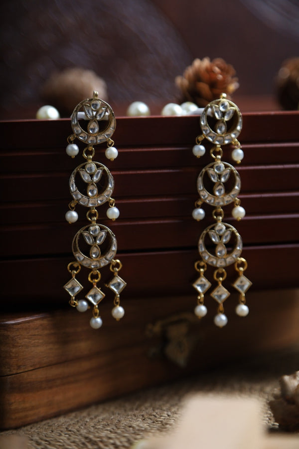 SJE1071- White Colour Gold Plated Jadau Kundan Dangler Earrings