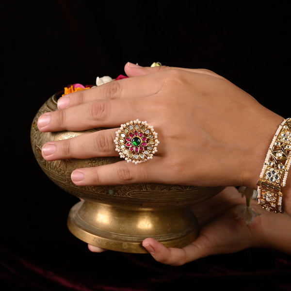 Akushi Kundan Ring