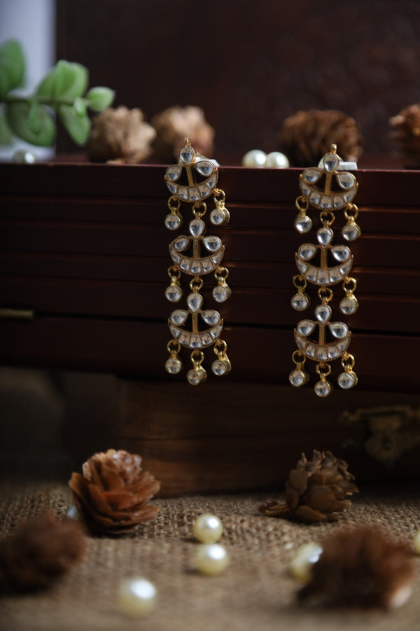 SJE1072- White Colour Gold Plated Jadau Kundan Dangler Earrings