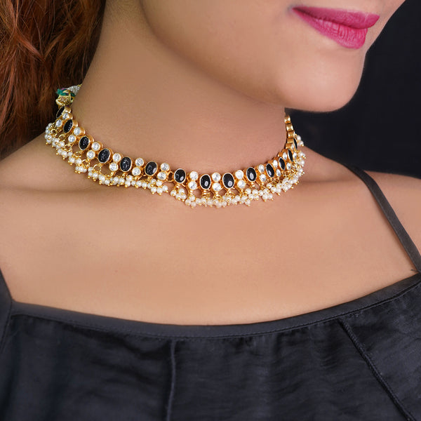 Maanvi Small Black Choker